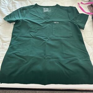Like new Figs Catarina top